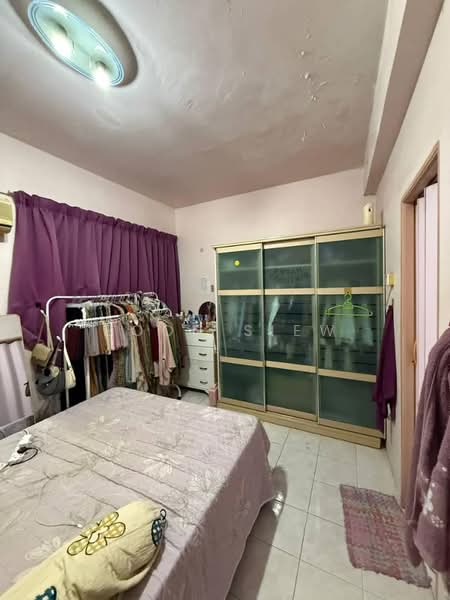 Pangsapuri untuk Dijual di Desa Bayan Apartment - Boon Siew - Bedroom - PropertyGuru.com.my