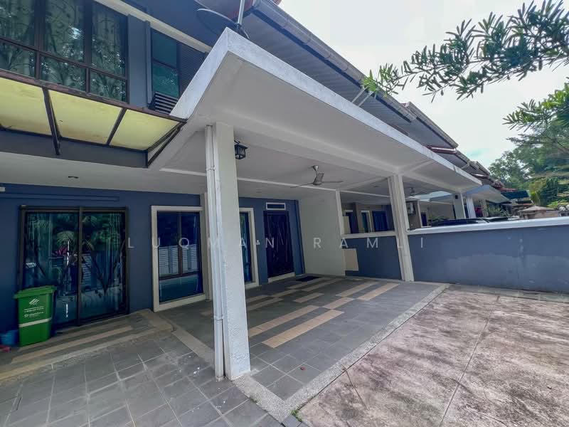 3-storey Terraced House for Sale in Alam Damai (Cheras) - Luqman Ramli - Exterior - PropertyGuru.com.my