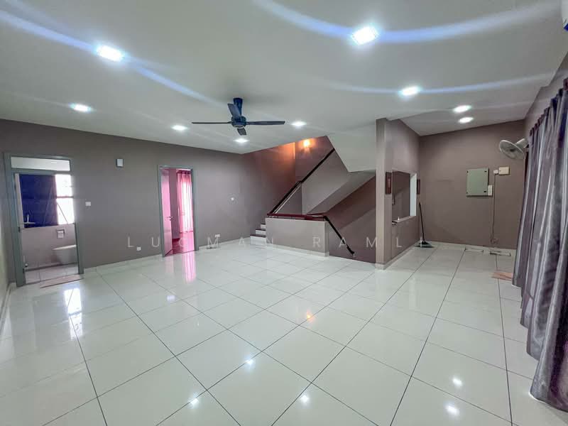 3-storey Terraced House for Sale in Alam Damai (Cheras) - Luqman Ramli - Living Room - PropertyGuru.com.my