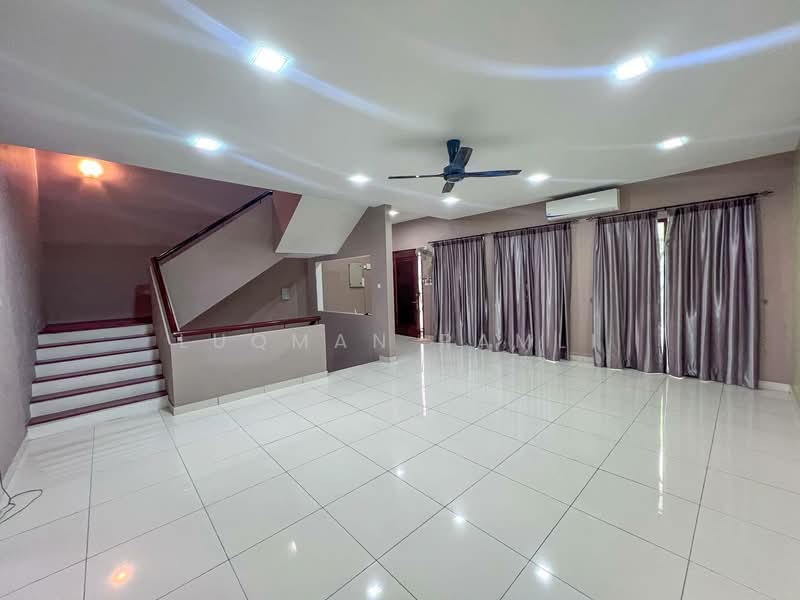 3-storey Terraced House for Sale in Alam Damai (Cheras) - Luqman Ramli - Living Room - PropertyGuru.com.my