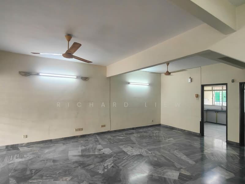2-storey Terraced House for Sale in Bandar Utama 4 (Bandar Utama) - Richard Liew - Living Room - PropertyGuru.com.my
