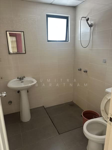 Condominium for Rent at Cameron Towers - Sumitra Sabaratnam - Bathroom - PropertyGuru.com.my
