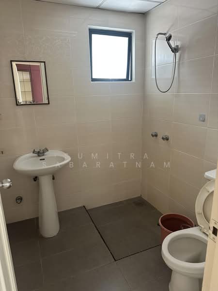 Condominium for Rent at Cameron Towers - Sumitra Sabaratnam - Bathroom - PropertyGuru.com.my