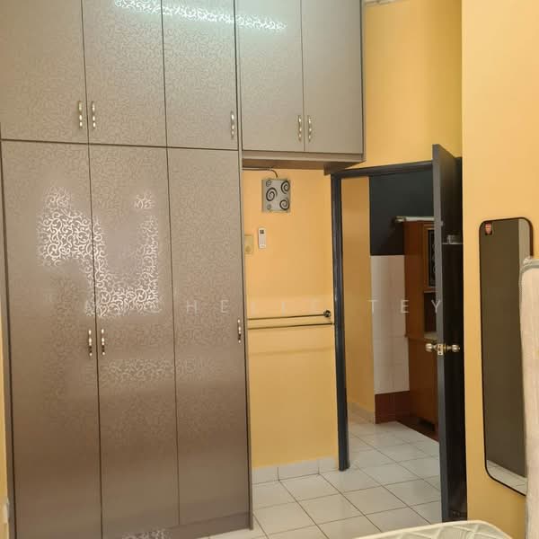 1.5-storey Terraced House for Sale in Taman Molek (Johor Bahru) - Michelle Tey - PropertyGuru.com.my