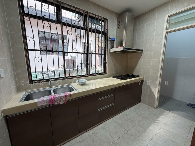 Rumah Teres 2 Tingkat untuk Disewa di Bandar Sungai Long (Selangor) - Chris Lim Pek Yean - Kitchen - PropertyGuru.com.my