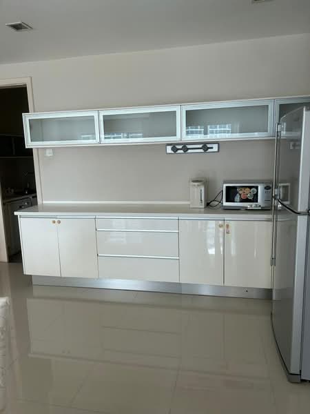 Condominium for Sale at BayStar Condominium - Boon Siew - Kitchen - PropertyGuru.com.my