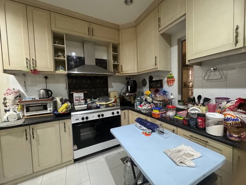 Rumah Banglo untuk Dijual di Kasturi Heights (Nilai) - Ashraff Daniel - Kitchen - PropertyGuru.com.my
