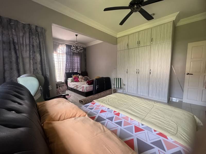Rumah Banglo untuk Dijual di Kasturi Heights (Nilai) - Ashraff Daniel - Bedroom - PropertyGuru.com.my