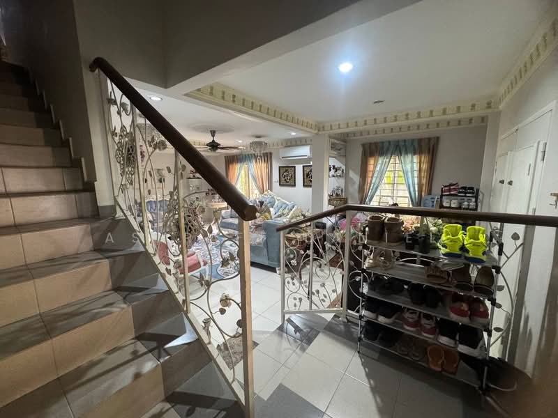 Rumah Banglo untuk Dijual di Kasturi Heights (Nilai) - Ashraff Daniel - Living Room - PropertyGuru.com.my