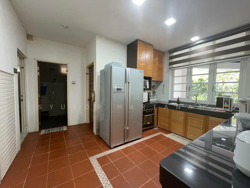 Bungalow House for Sale in Shah Alam (Selangor) - Syukor Hartanah - Kitchen - PropertyGuru.com.my