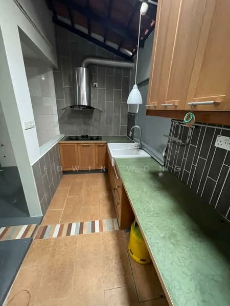 Rumah Teres 2 Tingkat untuk Disewa di Bukit Rahman Putra (Sungai Buloh) - Edwin Wong - Kitchen - PropertyGuru.com.my