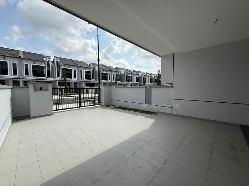 Rumah Teres 2 Tingkat untuk Dijual di Taman Mount Austin (Tebrau) - Grace Chiew - Exterior - PropertyGuru.com.my