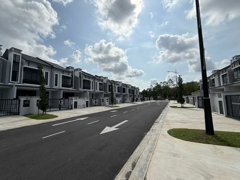 Rumah Teres 2 Tingkat untuk Dijual di Taman Mount Austin (Tebrau) - Grace Chiew - Exterior - PropertyGuru.com.my