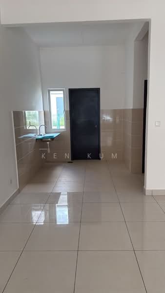 Rumah Teres untuk Dijual di Beranang (Selangor) - Ken Kum - Kitchen - PropertyGuru.com.my