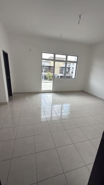 Rumah Teres untuk Dijual di Beranang (Selangor) - Ken Kum - Master Bedroom - PropertyGuru.com.my
