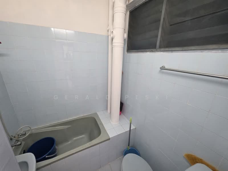 Kondominium untuk Dijual di Vista Condominium - Gerald Peski - Bathroom - PropertyGuru.com.my