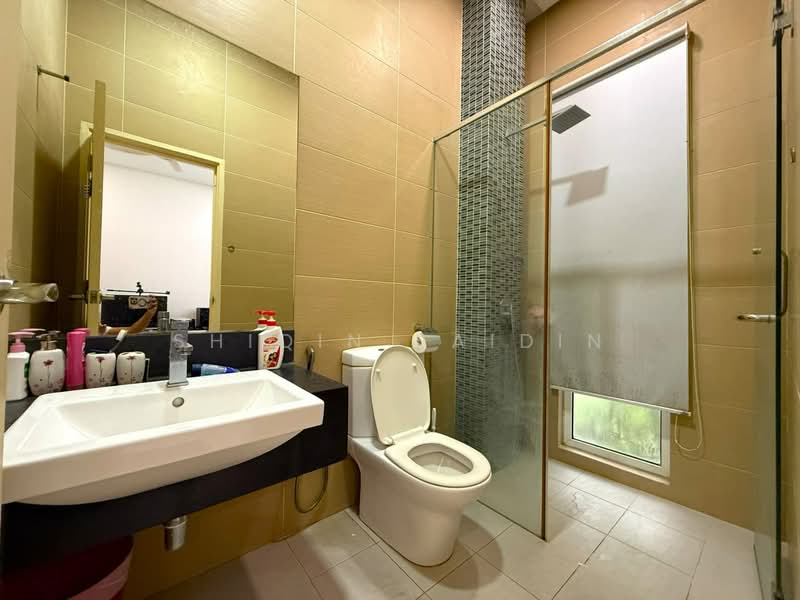 Bungalow House for Sale in Ampang Jaya (Ampang) - Shiqin Saidin - Bathroom - PropertyGuru.com.my