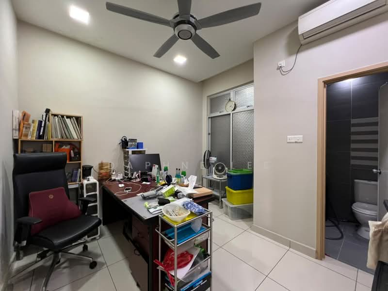 Rumah Kluster untuk Dijual di Taman Gaya (Ulu Tiram) - Daphne Lee - Study - PropertyGuru.com.my