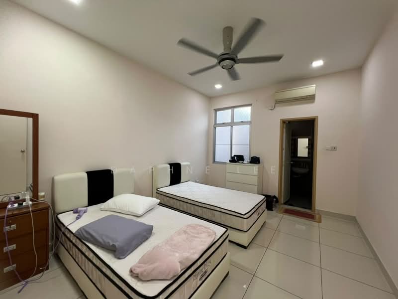 Rumah Kluster untuk Dijual di Taman Gaya (Ulu Tiram) - Daphne Lee - Bedroom - PropertyGuru.com.my