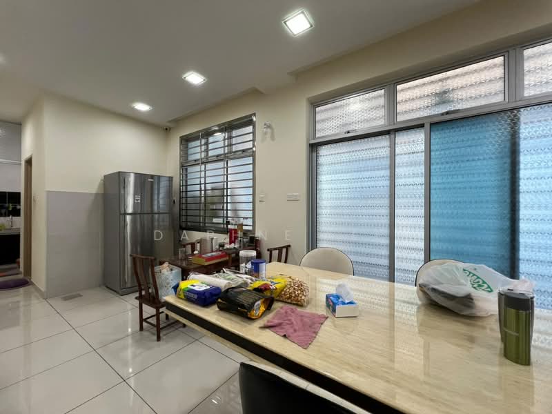 Rumah Kluster untuk Dijual di Taman Gaya (Ulu Tiram) - Daphne Lee - Dining Room - PropertyGuru.com.my