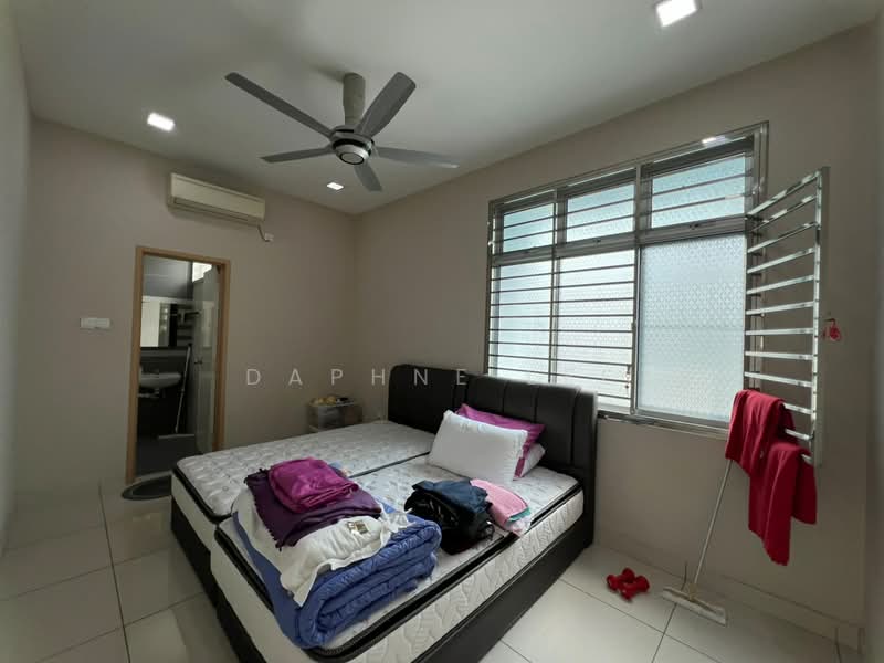 Rumah Kluster untuk Dijual di Taman Gaya (Ulu Tiram) - Daphne Lee - Bedroom - PropertyGuru.com.my