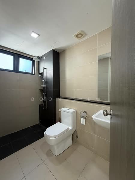 Condominium for Sale at Raffel Tower - Boon Siew - Bathroom - PropertyGuru.com.my