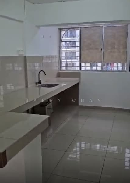 Rumah Flat untuk Disewa di Taman Connaught Flat (Low Rise) - BARRY CHAN - Kitchen - PropertyGuru.com.my