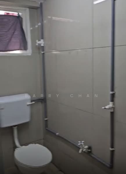 Rumah Flat untuk Disewa di Taman Connaught Flat (Low Rise) - BARRY CHAN - Bathroom - PropertyGuru.com.my