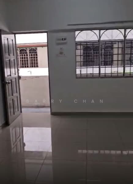 Rumah Flat untuk Disewa di Taman Connaught Flat (Low Rise) - BARRY CHAN - Interior - PropertyGuru.com.my