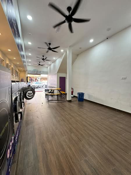 Shop for Rent in Bandar Kajang (Kajang) - Peter Tan - Interior - PropertyGuru.com.my