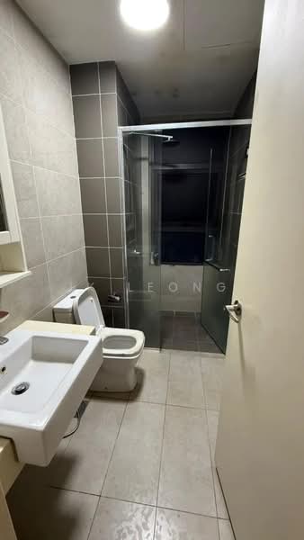 Kondominium untuk Dijual di Lakeville Residence - JK Leong - Bathroom - PropertyGuru.com.my