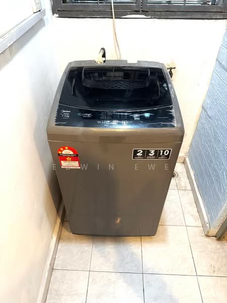 Pangsapuri untuk Disewa di BJ Court Apartment - Edwin Ewe - Yard - PropertyGuru.com.my