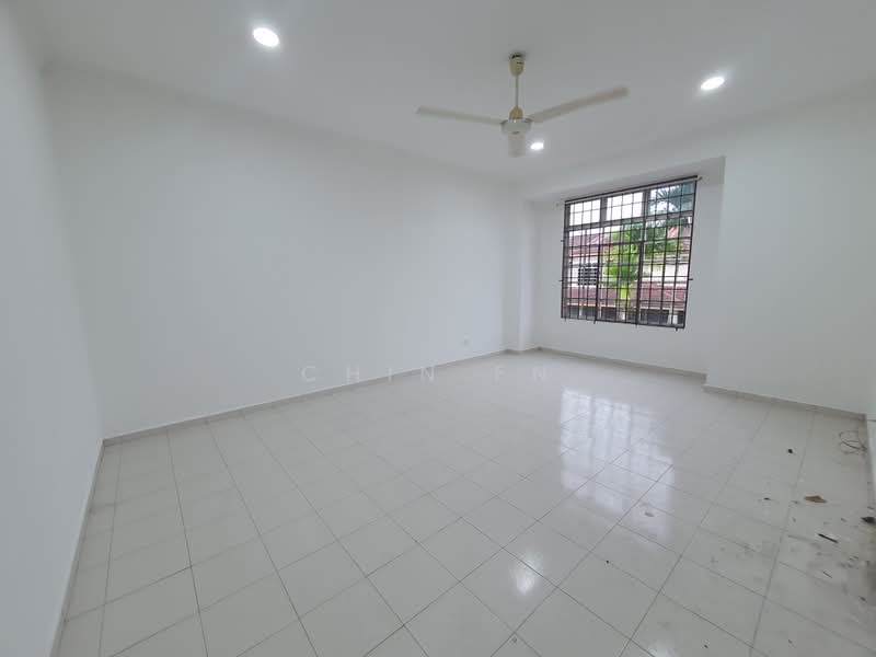 Rumah Teres 2 Tingkat untuk Dijual di Taman Angkasa Nuri (Durian Tunggal) - CHIN FN - Living Room - PropertyGuru.com.my