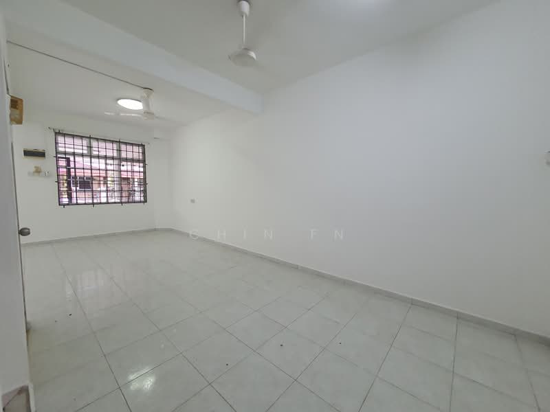 Rumah Teres 2 Tingkat untuk Dijual di Taman Angkasa Nuri (Durian Tunggal) - CHIN FN - Living Room - PropertyGuru.com.my
