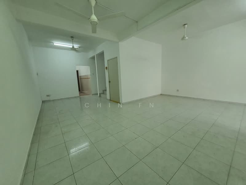 Rumah Teres 2 Tingkat untuk Dijual di Taman Angkasa Nuri (Durian Tunggal) - CHIN FN - Living Room - PropertyGuru.com.my