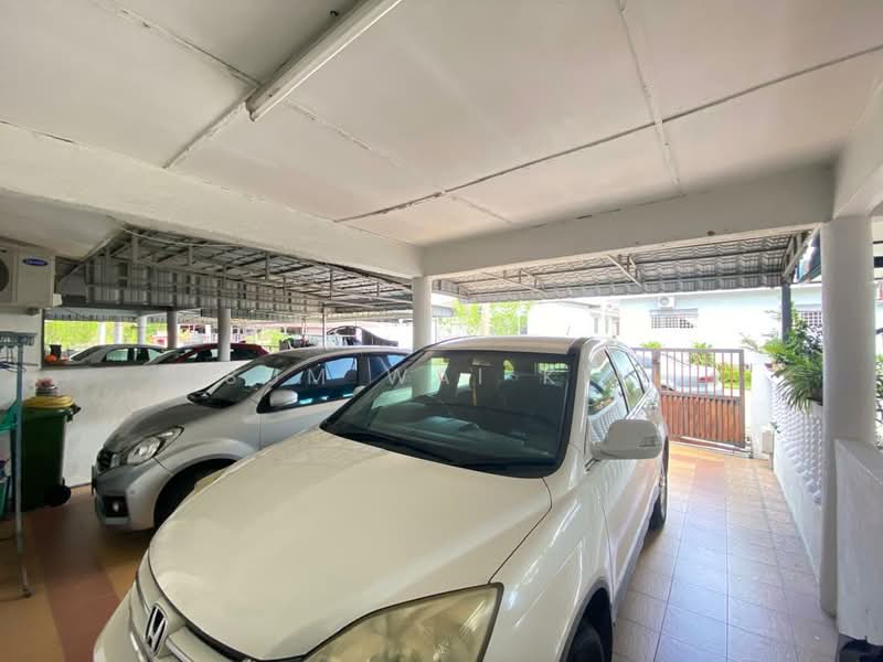 2-storey Terraced House for Sale in Ipoh (Perak) - Sum Wai Kin - Car Park - PropertyGuru.com.my