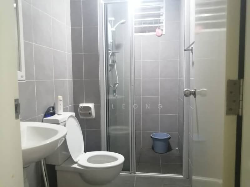 Service Residence for Sale at Savanna Executive Suite @ Southville City - JK Leong - Bathroom - PropertyGuru.com.my