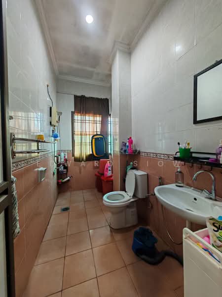Rumah Teres 2 Tingkat untuk Dijual di Taman Impian Emas (Skudai) - Edward Siow - Bathroom - PropertyGuru.com.my