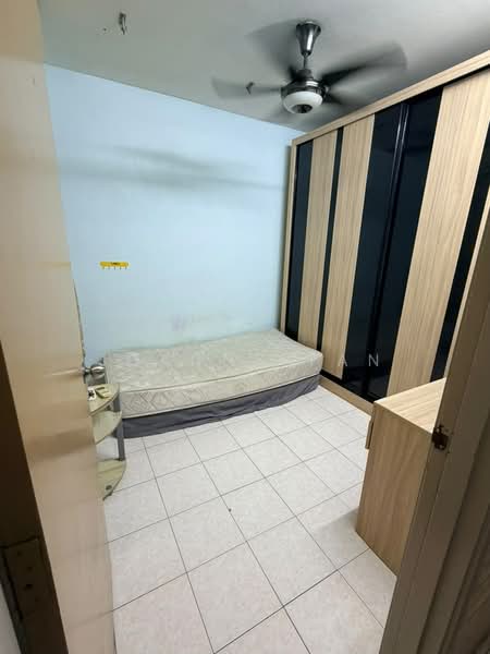 Pangsapuri untuk Disewa di Pangsapuri Jati Selatan - Joanne Yan - Bedroom - PropertyGuru.com.my