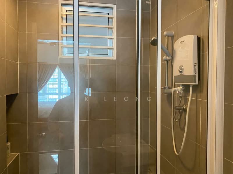 Service Residence for Sale at Savanna Executive Suite @ Southville City - JK Leong - Bathroom - PropertyGuru.com.my