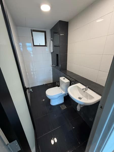 Service Residence for Sale at Sky Gardens Residences - SY Ngo - Bathroom - PropertyGuru.com.my
