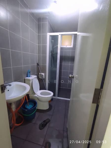 Service Residence for Sale at Savanna Executive Suite @ Southville City - JK Leong - Bathroom - PropertyGuru.com.my
