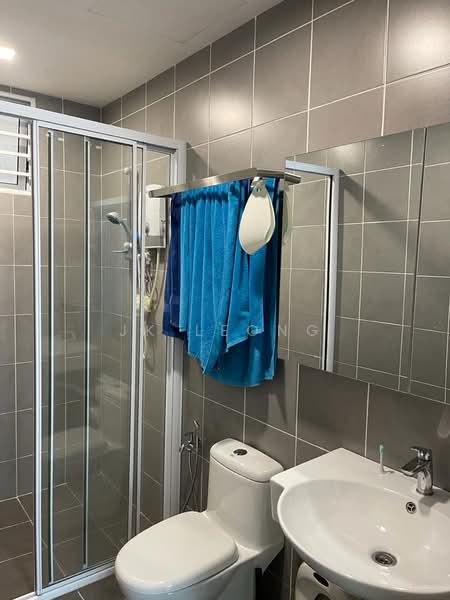 Service Residence for Sale at Savanna Executive Suite @ Southville City - JK Leong - Bathroom - PropertyGuru.com.my