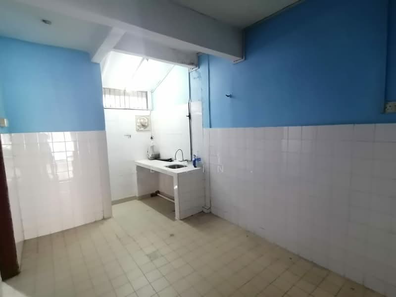 Rumah Teres 2-Tingkat untuk Dijual di Bandar Country Homes (Rawang) - Kelvin . - Kitchen - PropertyGuru.com.my