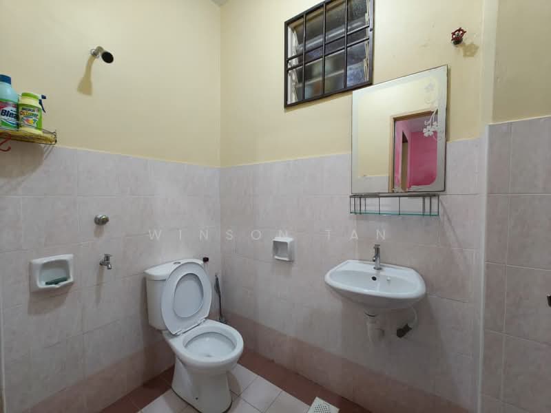 Rumah Teres 2 Tingkat untuk Dijual di Pasir Gudang (Johor) - Winson Tan - Bathroom - PropertyGuru.com.my
