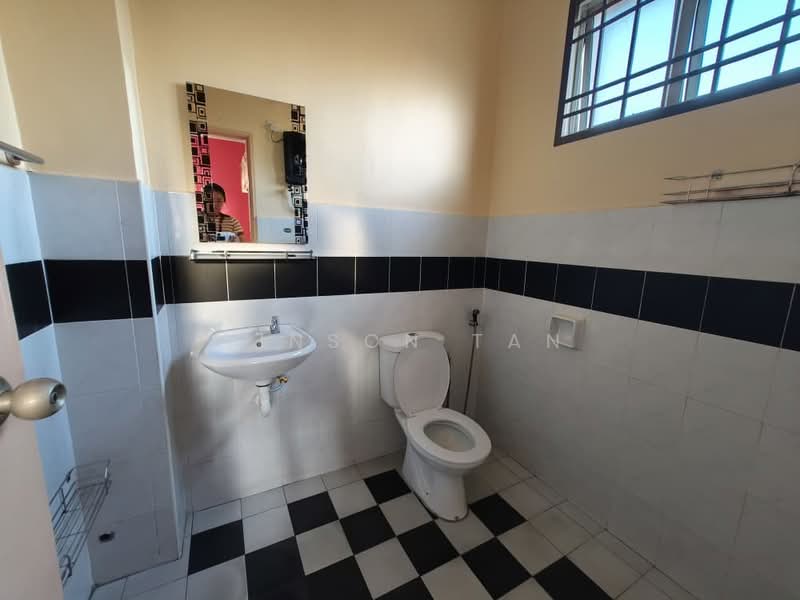 Rumah Teres 2 Tingkat untuk Dijual di Pasir Gudang (Johor) - Winson Tan - Bathroom - PropertyGuru.com.my