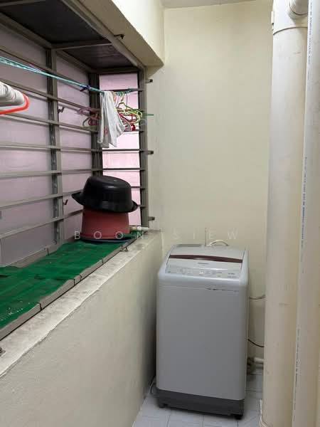 Pangsapuri untuk Dijual di Taman Pekaka Block 31 - Boon Siew - Balcony - PropertyGuru.com.my