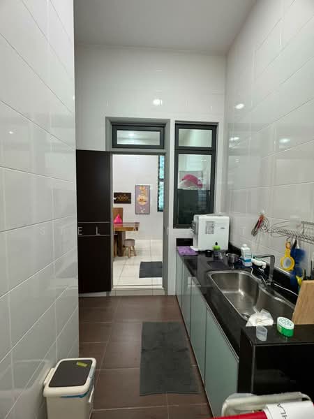 Rumah Teres 2 Tingkat untuk Disewa di Setia Eco Gardens (Gelang Patah) - Stella Narita - Kitchen - PropertyGuru.com.my