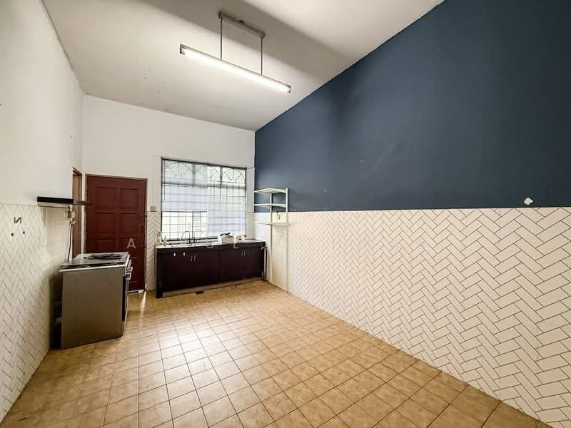 2-storey Terraced House for Sale in Taman Mok Sum (Seremban) - Azrul Othman - Kitchen - PropertyGuru.com.my