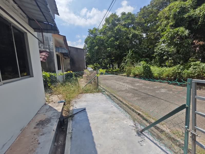 Rumah Teres 1 Tingkat untuk Dijual di Taman Merdeka (Batu Berendam) - CHIN FN - Exterior - PropertyGuru.com.my